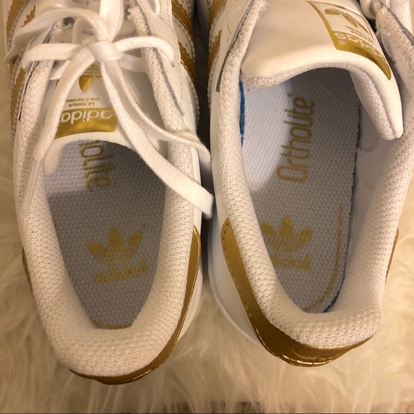 *SOLD* NWT Adidas Superstar Big Kids Gold! - Picture 6 of 8
